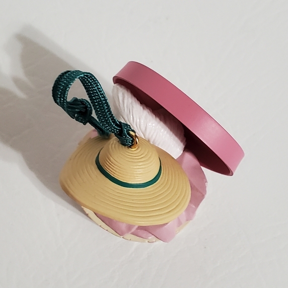 Avon Dress Up Christmas Ornament Hat Box White Cat Hat - Picture 5 of 6